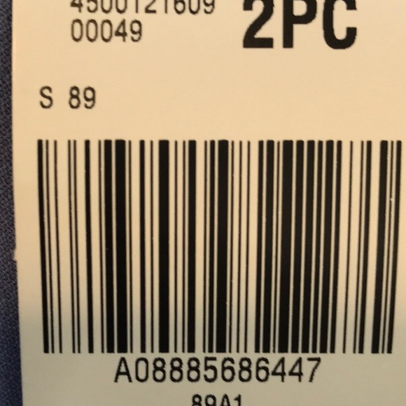 Le Suit Pant Suit, Women’s 2 pc; violet jacket w/black pants. Size 8Petite. NEW - Picture 11 of 13